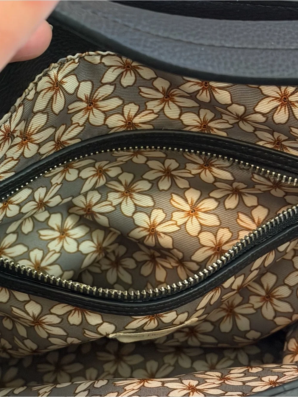 Vera Bradley Black Pebbled Shoulder Bag - Picture 7 of 7